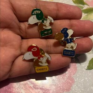 Vintage  Snoopy Peanuts NFL Football Pins